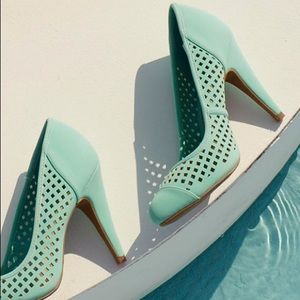 Mint Pumps